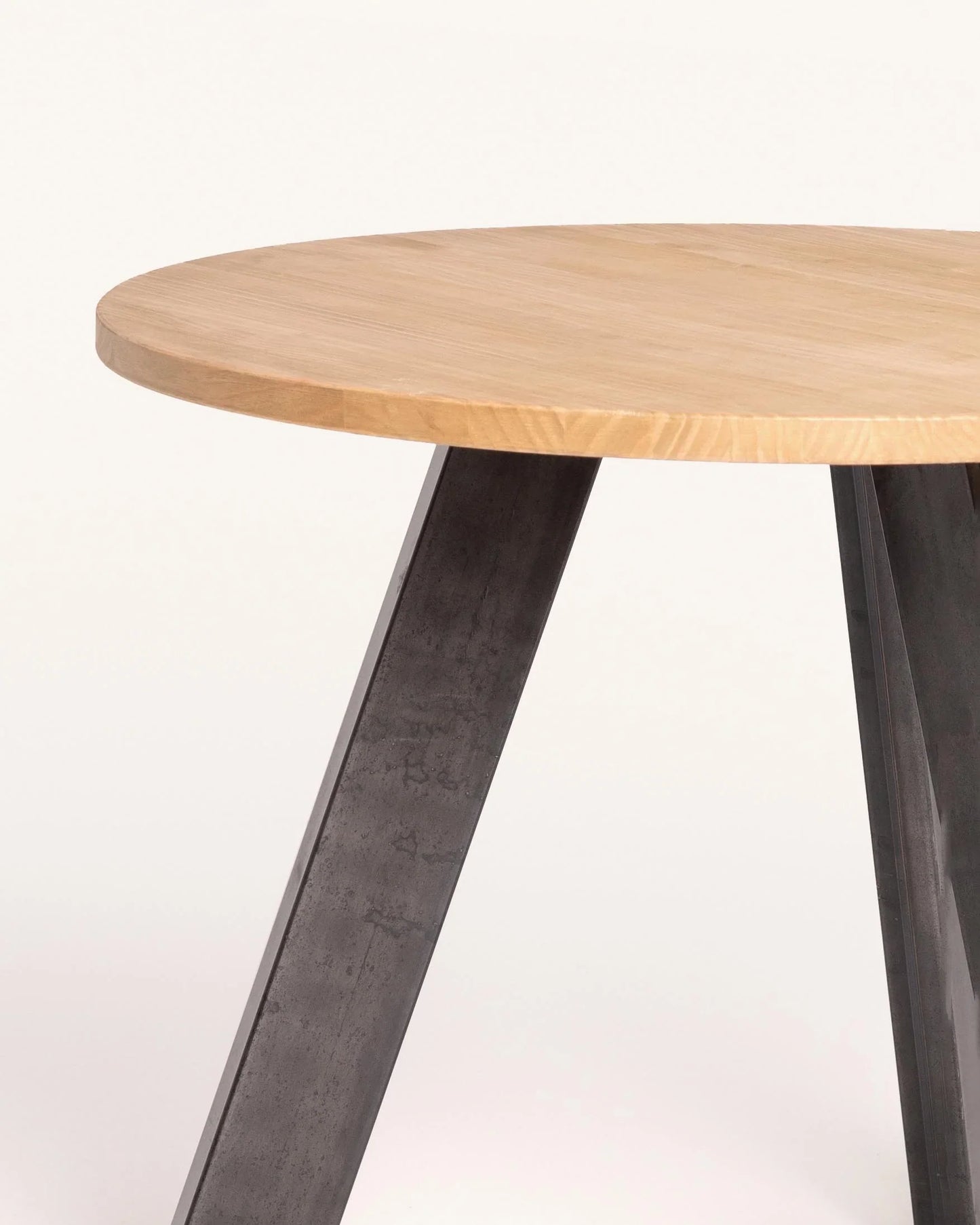 Arvia Dining Table