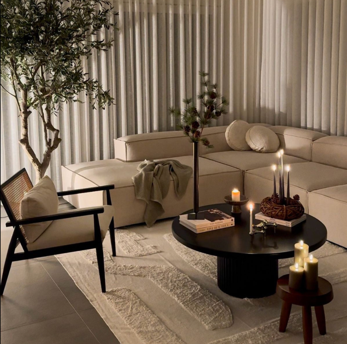 Wilson Noir Living Room Set