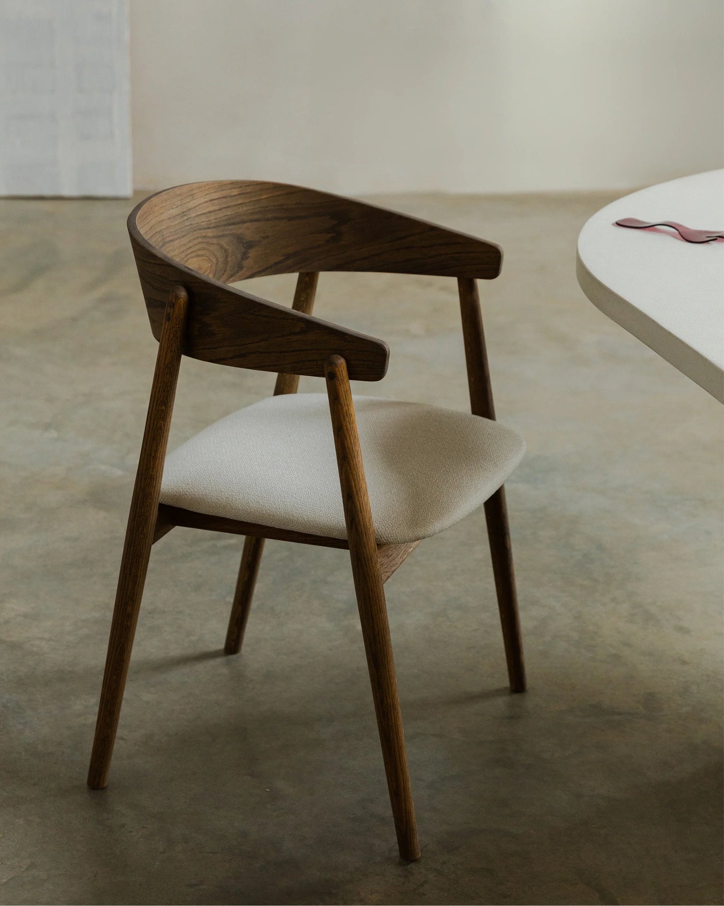 Olevara Chair