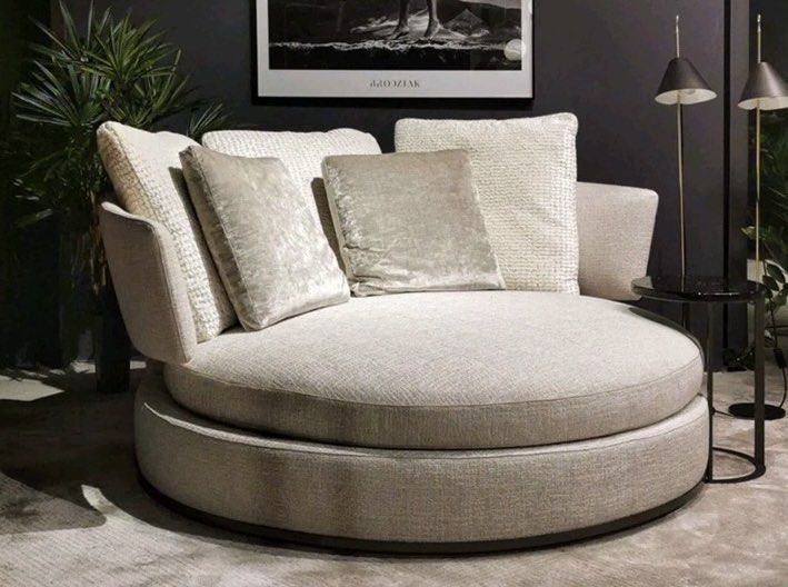 The Amoenus Love Seat